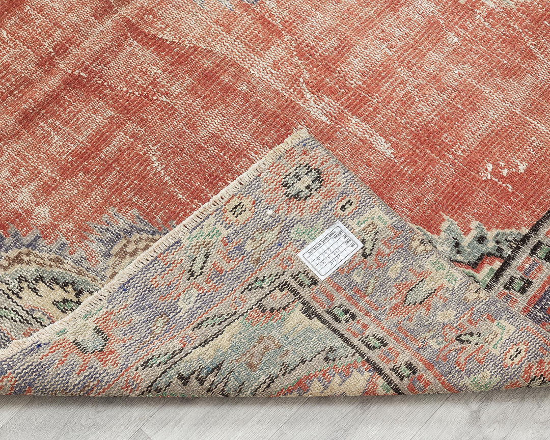 Faded Oushak Rug 5' 7" x 8' 4" | No. VR70848