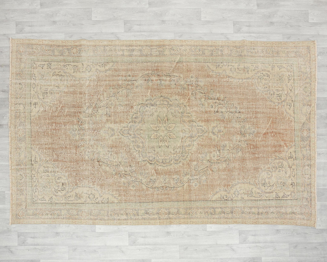 Faded Oushak Rug 5' 8" x 9' 1" | No. VR17962