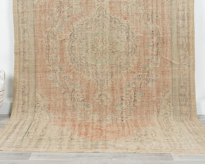 Faded Oushak Rug 5' 8" x 9' 1" | No. VR17962