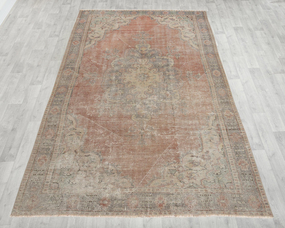 Faded Oushak Rug 5' 11" x 9' 4" | No. VR86236