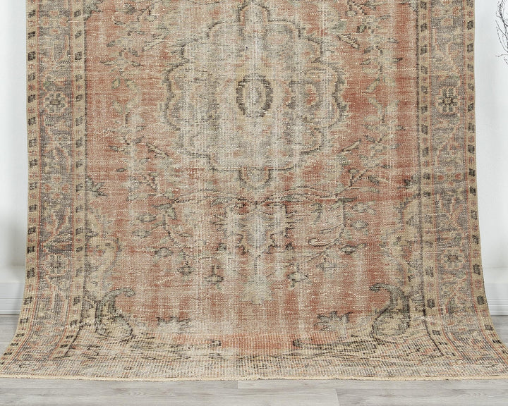 Faded Oushak Rug 5' 2" x 8' | No. VR35454