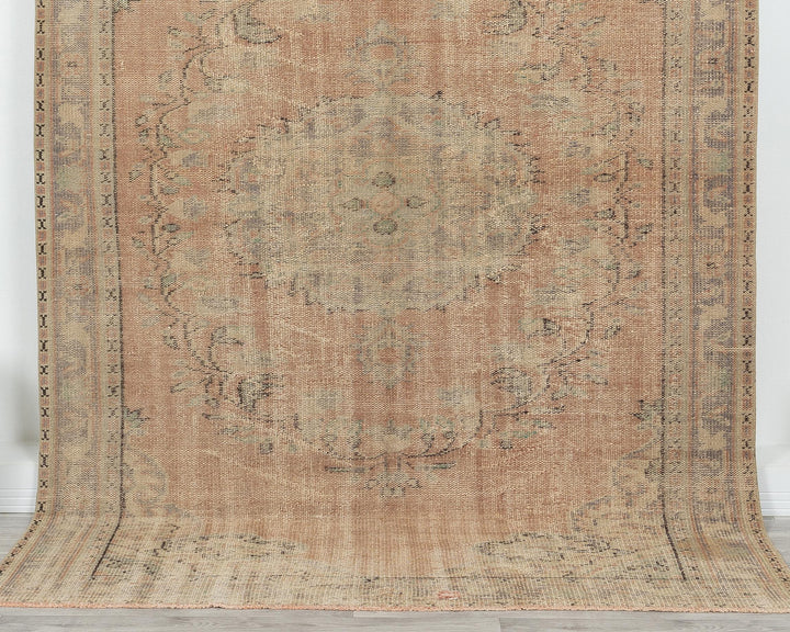 Faded Oushak Rug 5' 8" x 8' 5" | No. VR76900