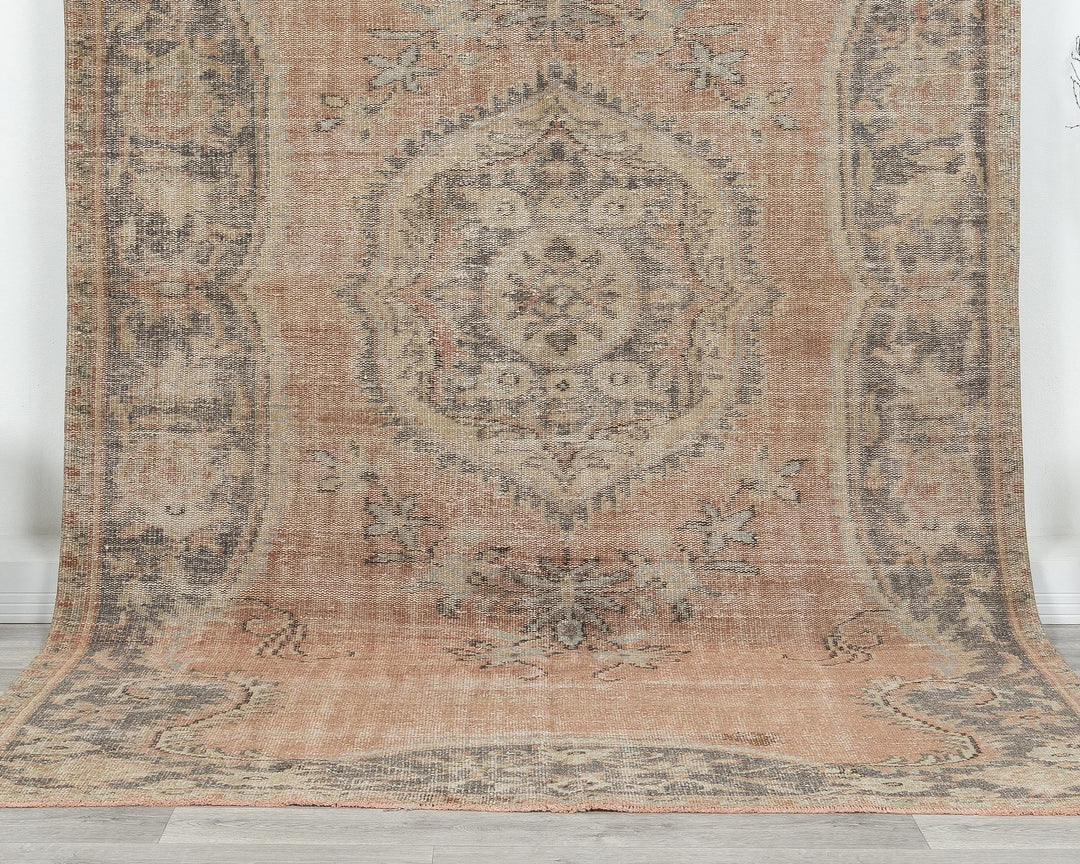 Faded Oushak Rug 5' 8" x 9' 2" | No. VR85219