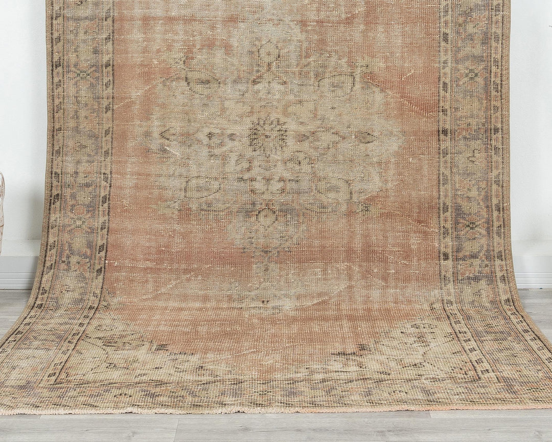 Faded Oushak Rug 5' 5" x 9' 5" | No. VR51548