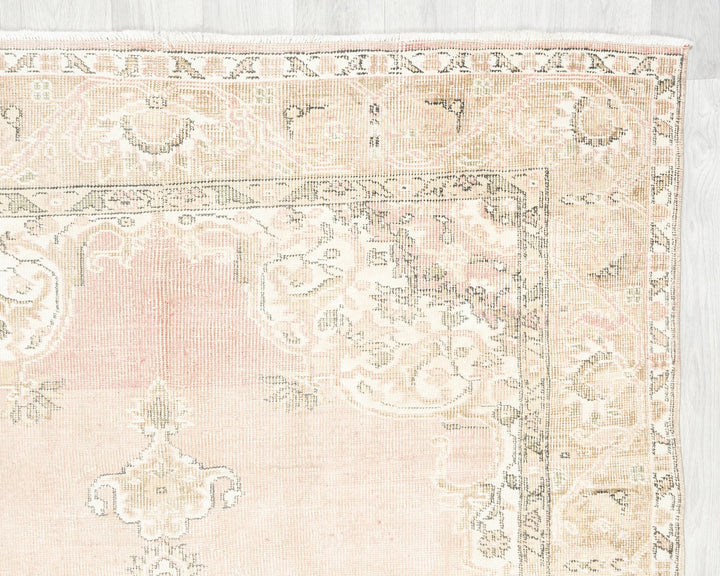 Beige Oushak Rug 5' 1" x 7' 11" | No. VR97934