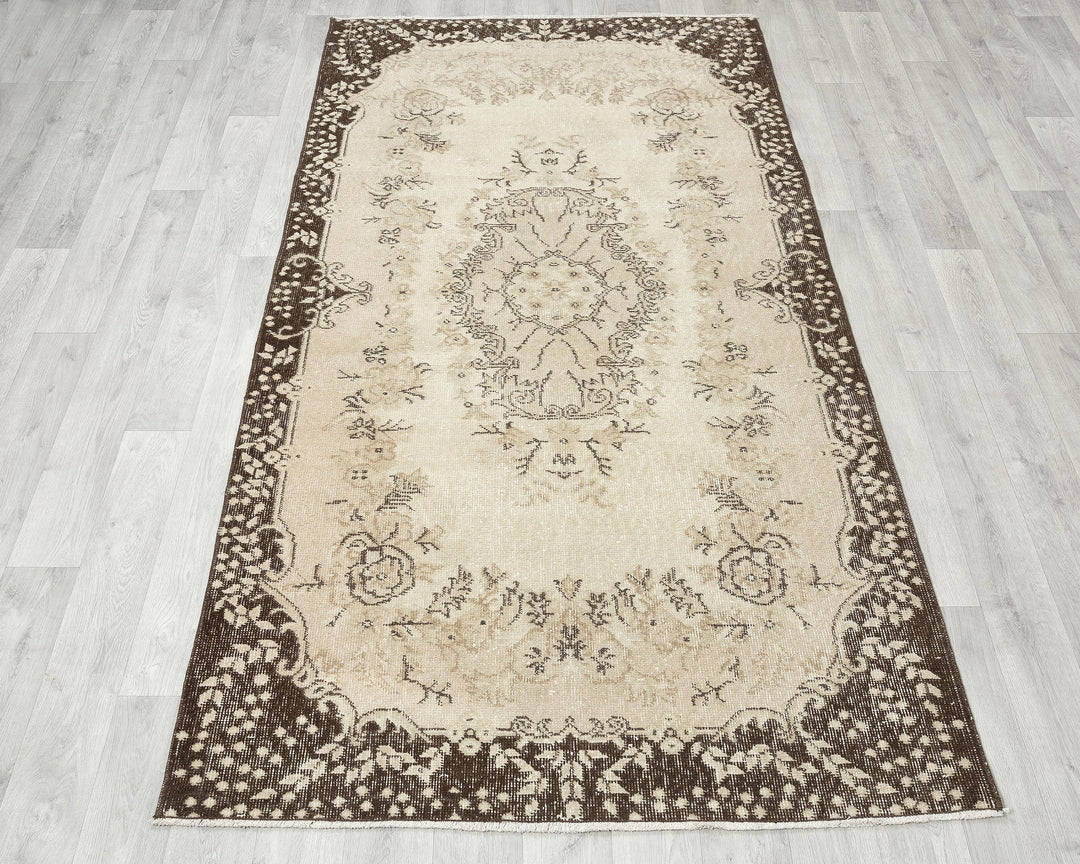 Vintage Turkish Rug 7' 1" x 3' 11" | No. VR51586
