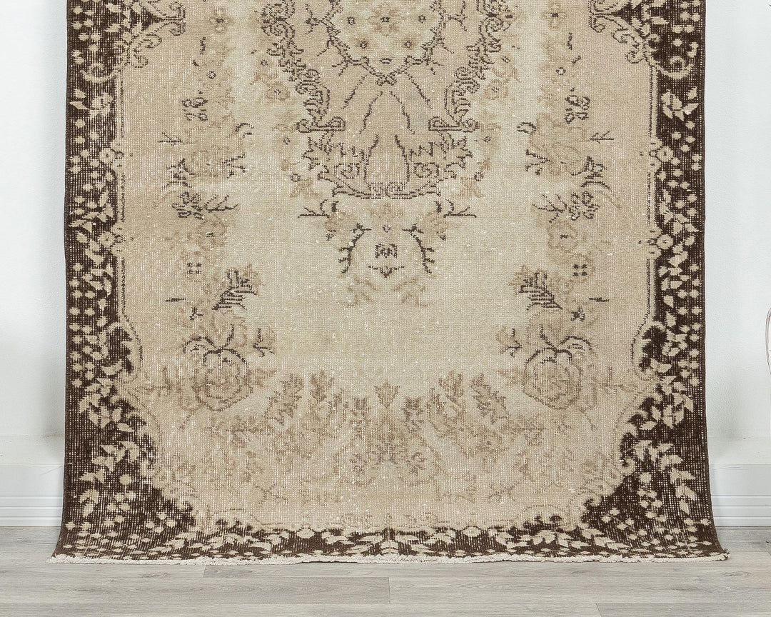 Vintage Turkish Rug 7' 1" x 3' 11" | No. VR51586