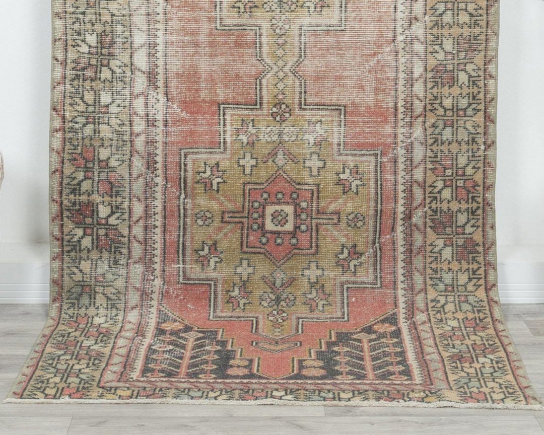 Oushak Rug 8' 8" x 4' 1" | No. VR33142