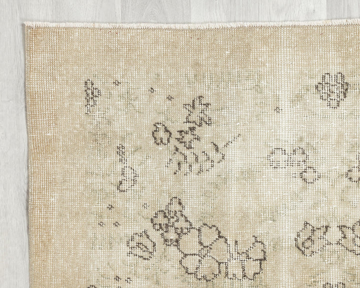 Beige Oushak Rug 6' 8" x 3' 9" | No. VR97662