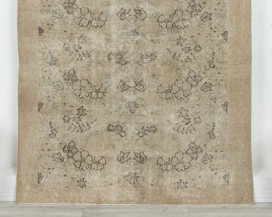 Beige Oushak Rug 6' 8" x 3' 9" | No. VR97662