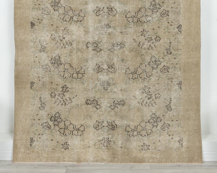 Beige Oushak Rug 6' 8" x 3' 9" | No. VR97662