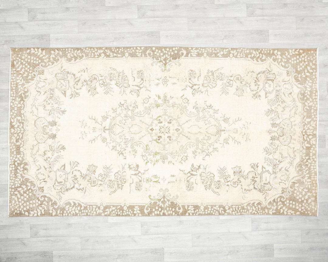 Brown Oushak Rug 9' 5" x 4' 11" | No. VR85519