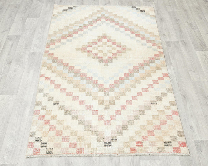 Neutral Oushak Rug 3' 6" x 5' 7" | No. VR22825