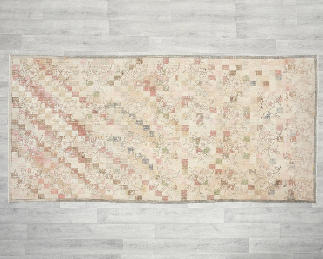 Neutral Oushak Rug 3' 11" x 7' 11" | No. VR20483