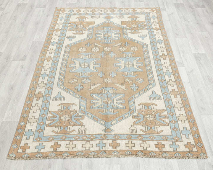 Neutral Oushak Rug 4' 3" x 6' 5" | No. VR77054