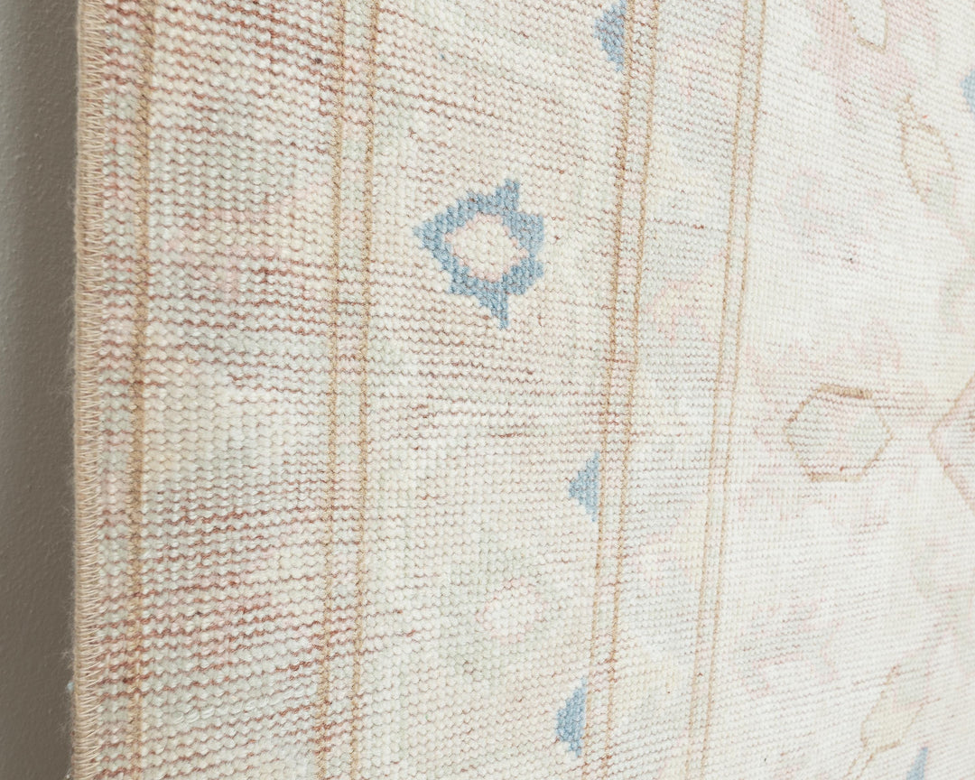 Beige Oushak Rug 8' 2" x 4' 9" | No. VR23822