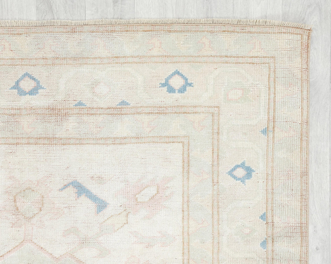 Beige Oushak Rug 8' 2" x 4' 9" | No. VR23822