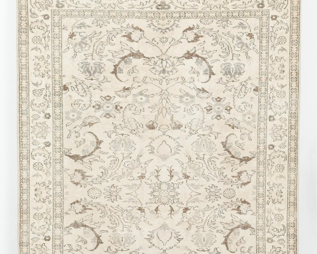 Beige Oushak Rug 8' 11" x 6' 3" | No. VR42107
