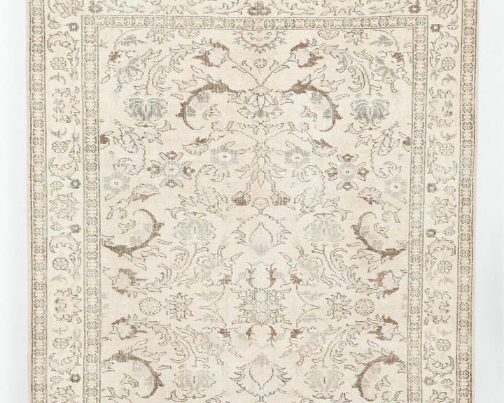 Beige Oushak Rug 8' 11" x 6' 3" | No. VR42107