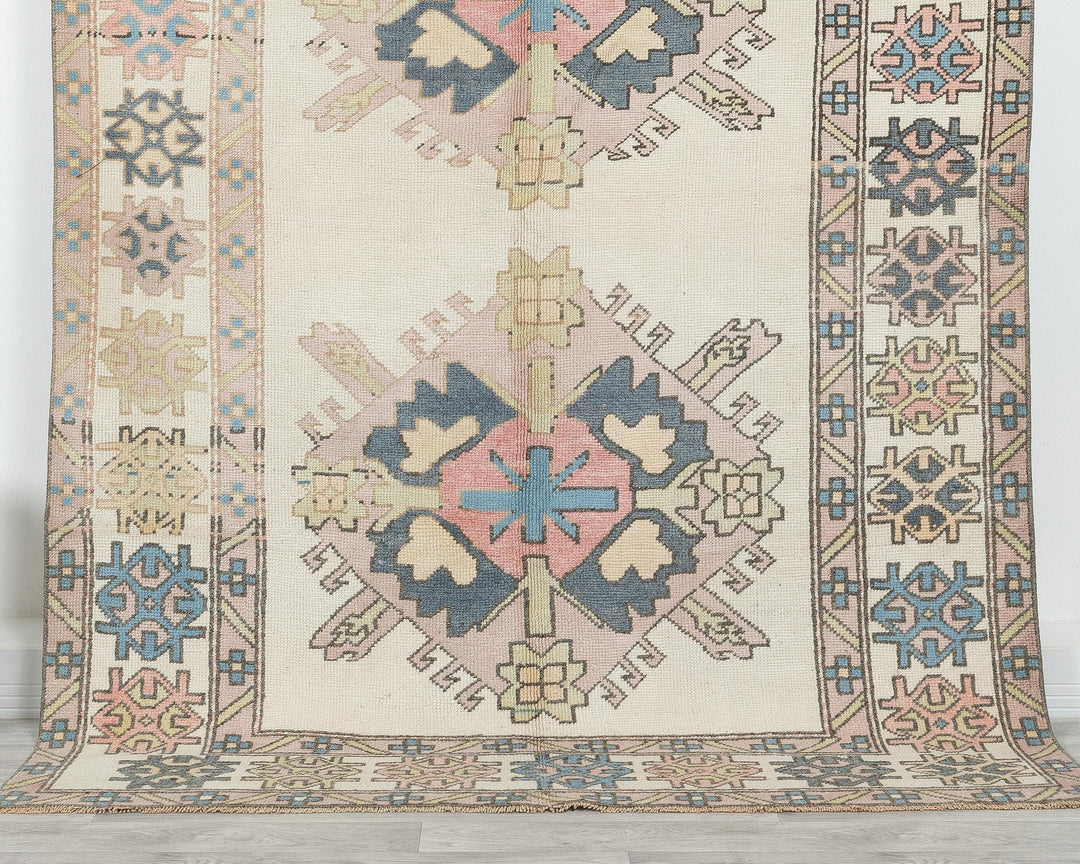 Faded Oushak Rug 7' 10" x 5' 5" | No. VR57354