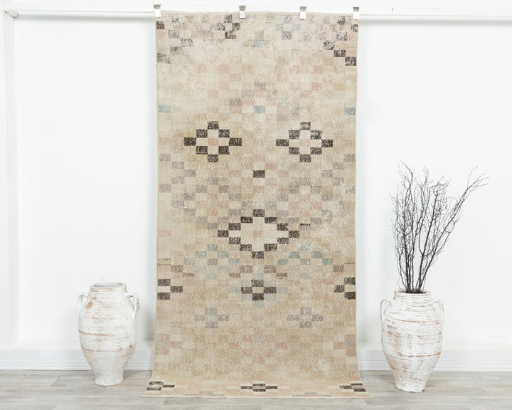 Neutral Oushak Rug 3' 9" x 7' 9" | No. VR86177
