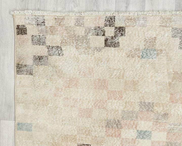 Neutral Oushak Rug 3' 9" x 7' 9" | No. VR86177