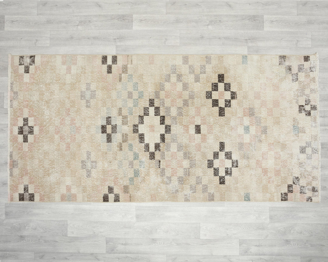 Neutral Oushak Rug 3' 9" x 7' 9" | No. VR86177