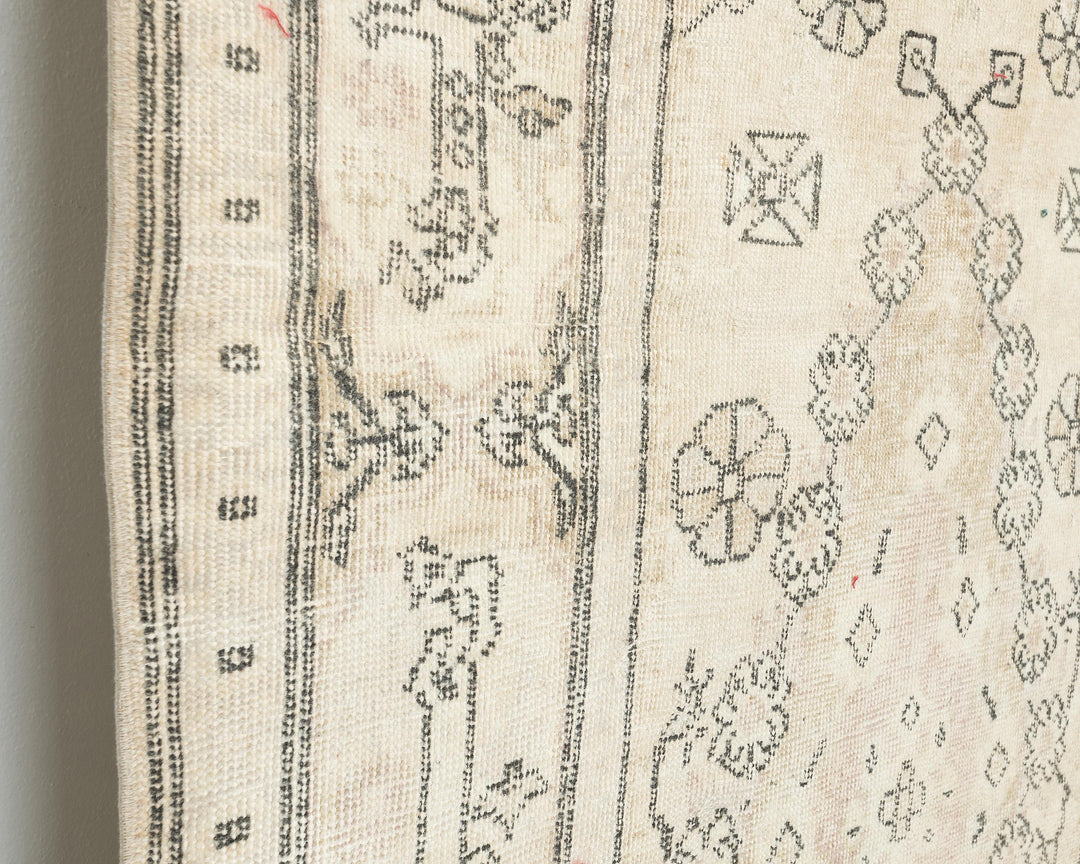 Oushak Rug 7' 10" x 3' 8" | No. VR95064