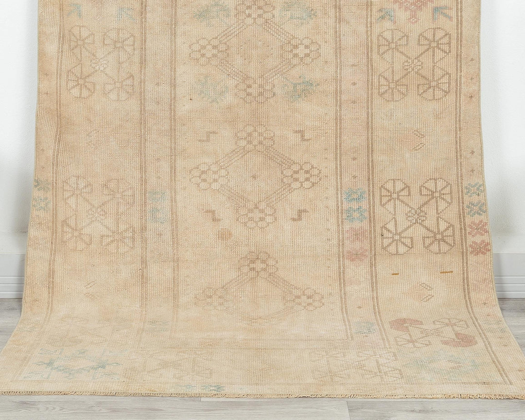 Beige Oushak Rug 3' 10" x 6' 10" | No. VR57519