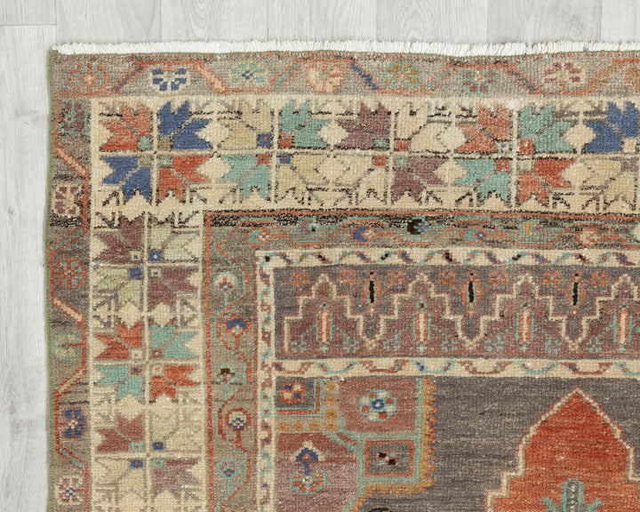 Oushak Rug 7' 10" x 3' 11" | No. VR34156