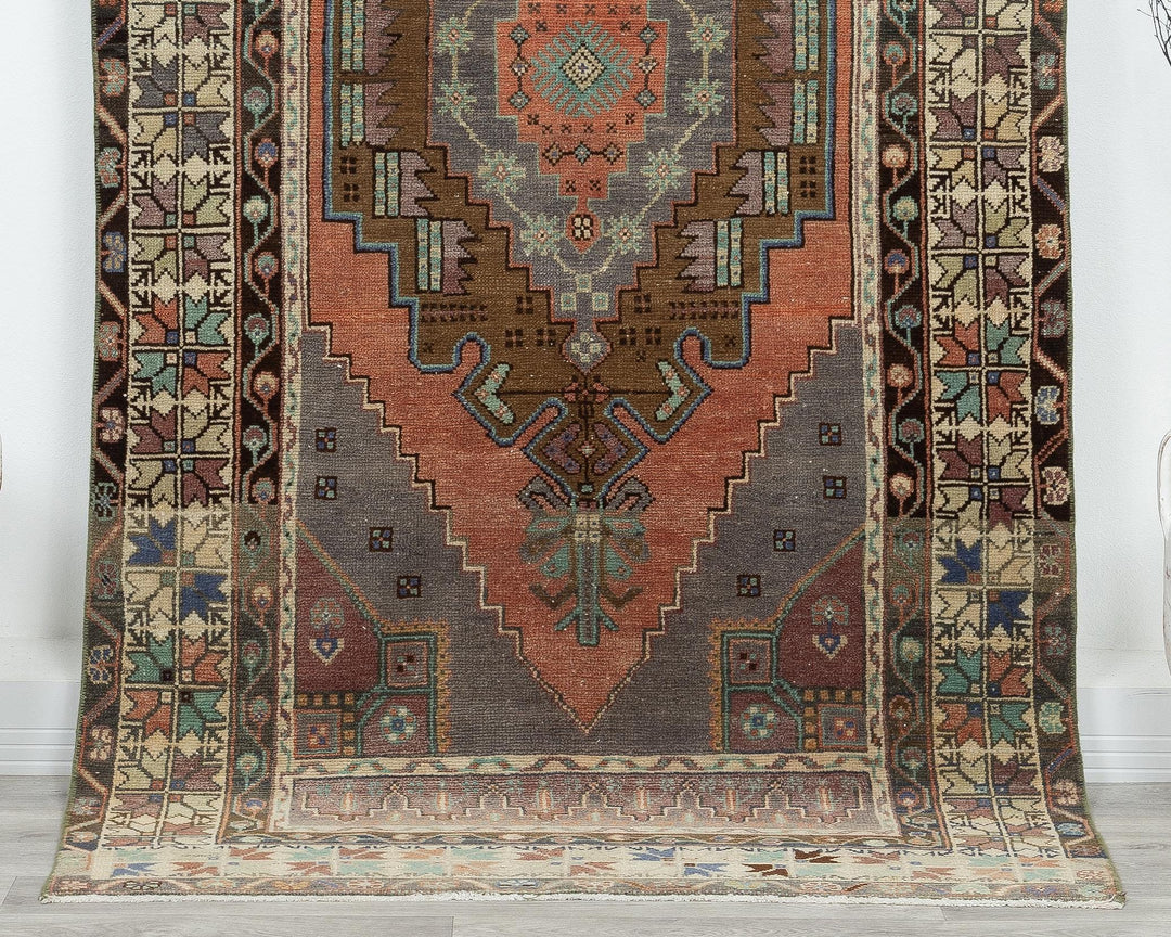 Oushak Rug 7' 10" x 3' 11" | No. VR34156