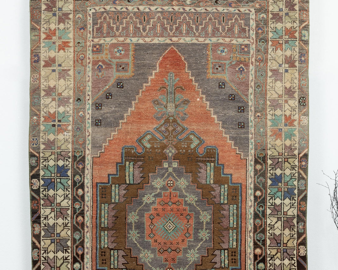 Oushak Rug 7' 10" x 3' 11" | No. VR34156