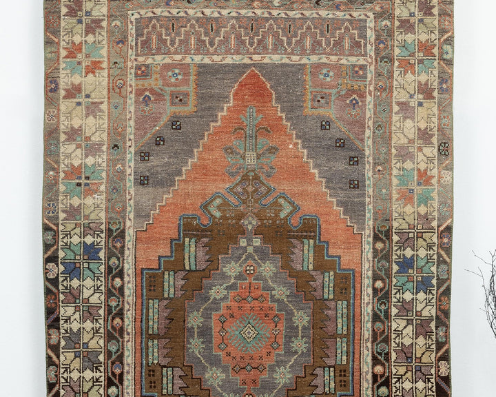 Oushak Rug 7' 10" x 3' 11" | No. VR34156
