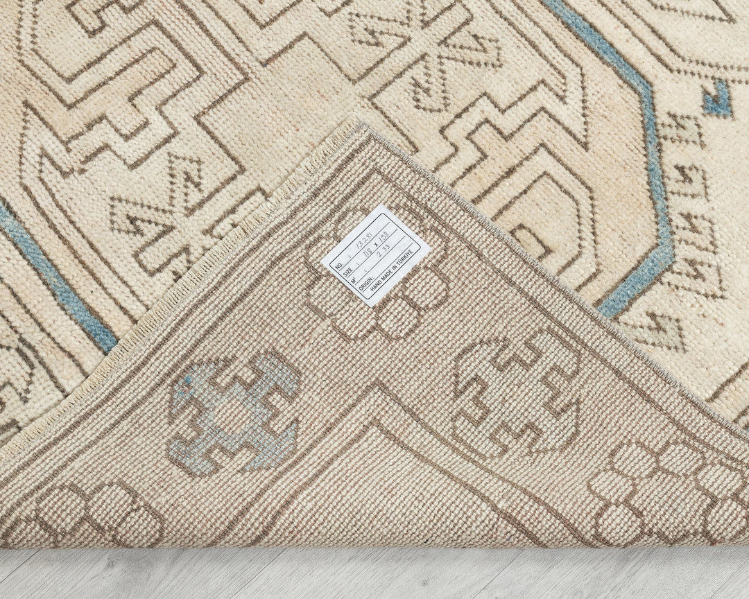 Neutral Oushak Rug 3' 11" x 6' 6" | No. VR59372