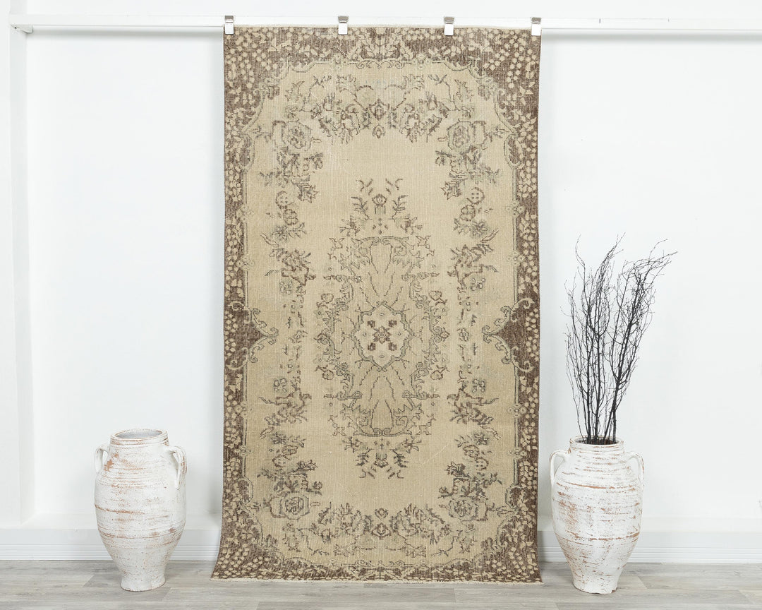 Beige Oushak Rug 3' 11" x 7' 1" | No. VR83106