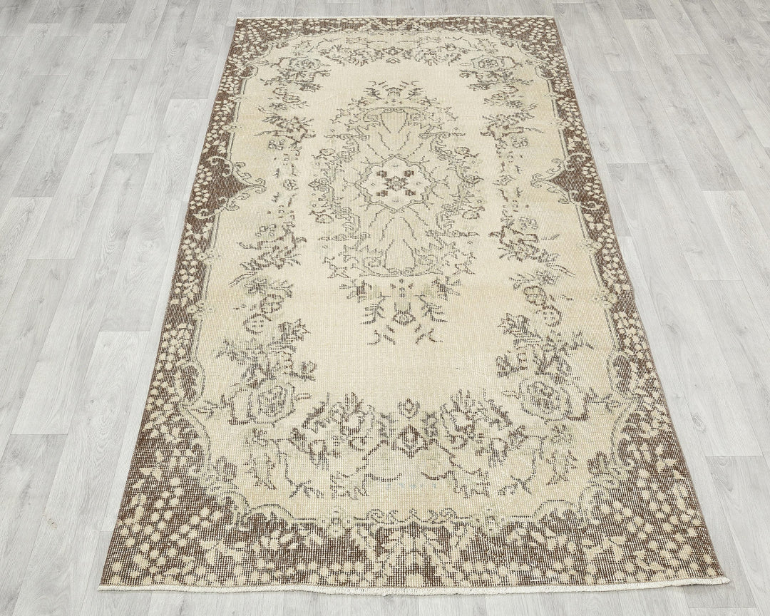 Beige Oushak Rug 3' 11" x 7' 1" | No. VR83106