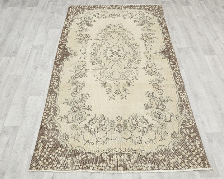 Beige Oushak Rug 3' 11" x 7' 1" | No. VR83106