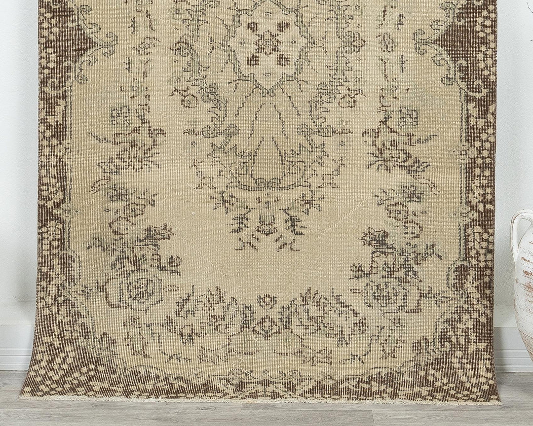 Beige Oushak Rug 3' 11" x 7' 1" | No. VR83106