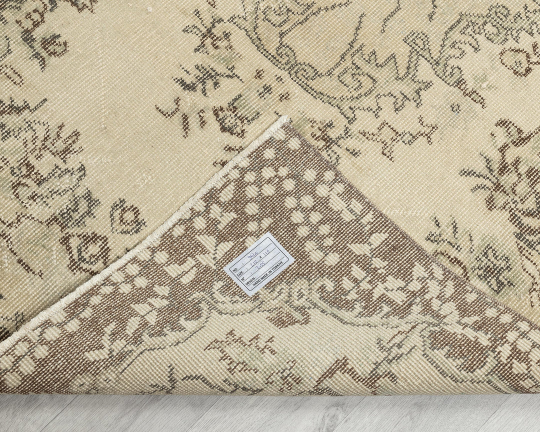 Beige Oushak Rug 3' 11" x 7' 1" | No. VR83106