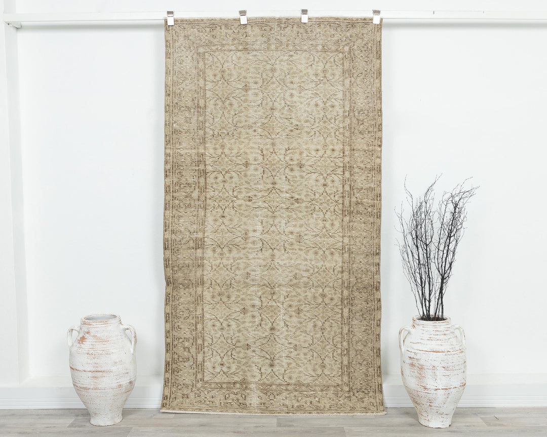 Beige Oushak Rug 0' 4" x 6' 9" | No. VR99982