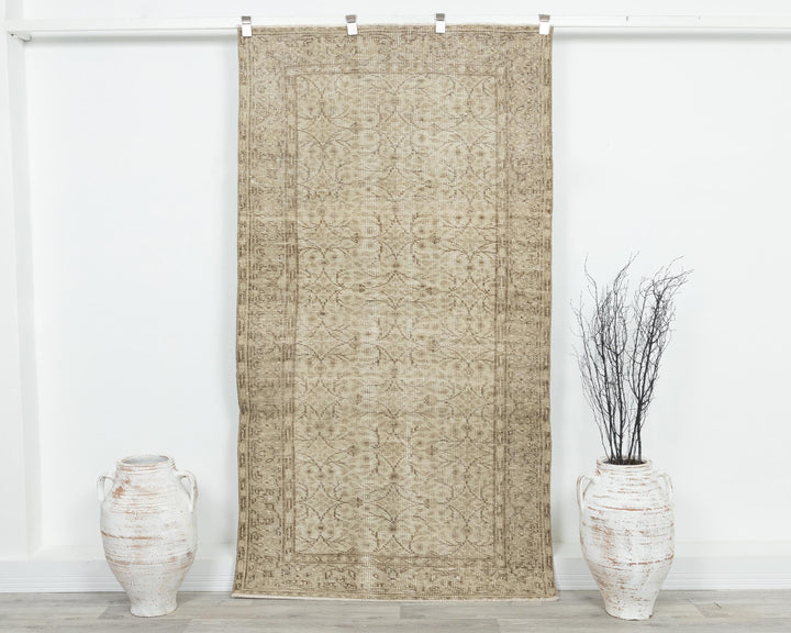 Beige Oushak Rug 0' 4" x 6' 9" | No. VR99982