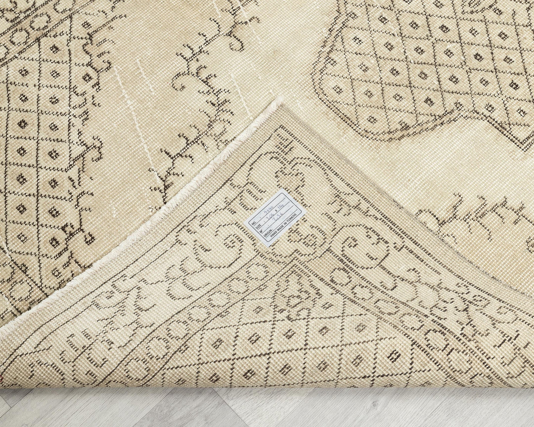 Beige Oushak Rug 6' 9" x 3' 9" | No. VR64995