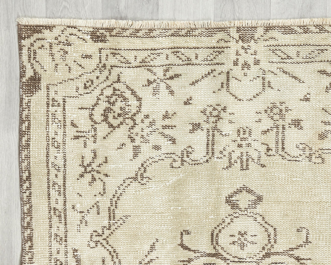 Beige Oushak Rug 3' 7" x 6' 5" | No. VR16235