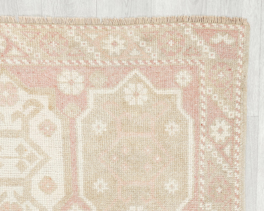 Faded Oushak Rug 2' 8" x 4' 8" | No. VR84116