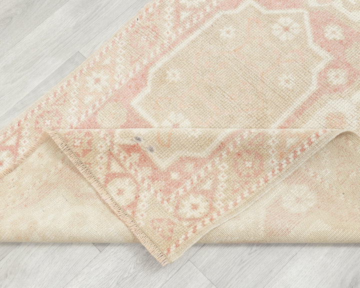 Faded Oushak Rug 2' 8" x 4' 8" | No. VR84116
