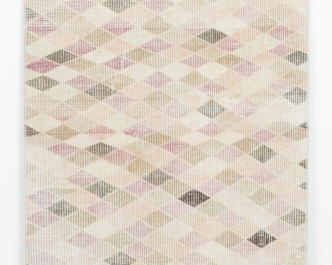Beige Oushak Rug 2' 2" x 5' 10" | No. VR67604
