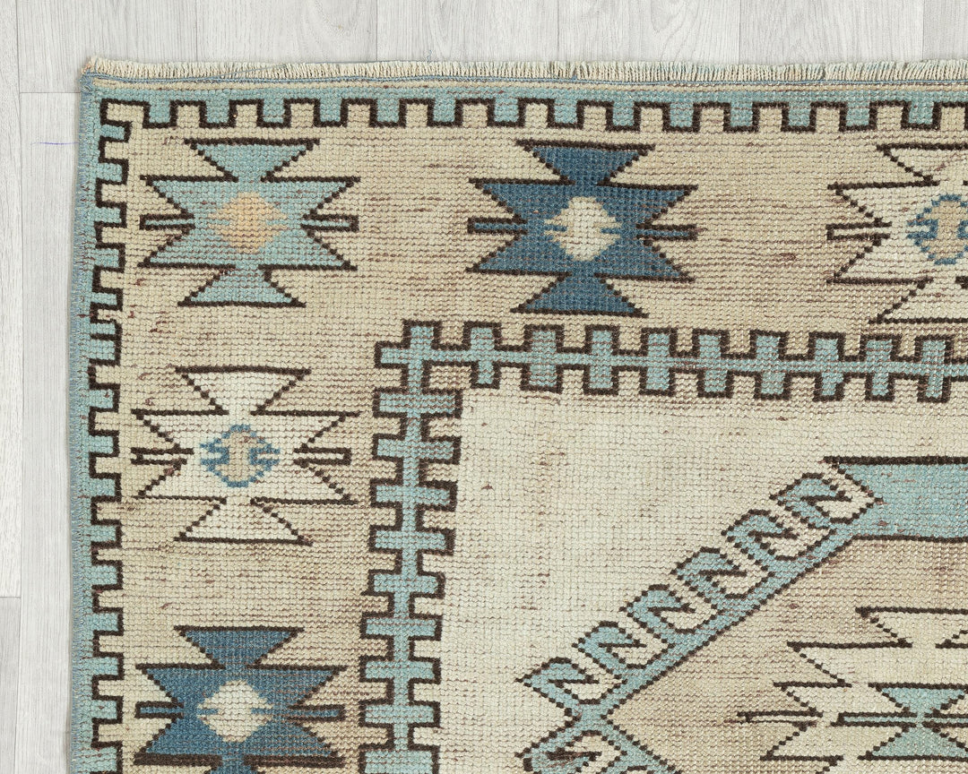 Faded Oushak Rug 3' 11" x 6' 6" | No. VR40172