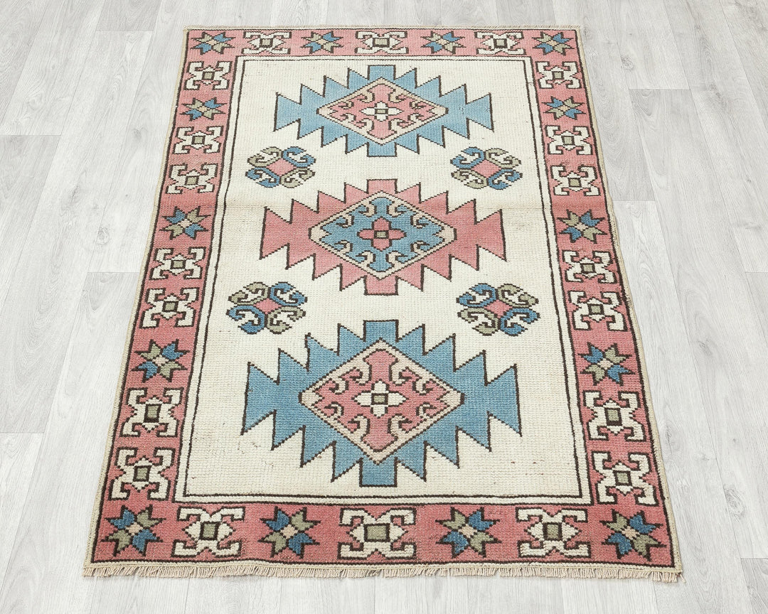 Oushak Rug 4' x 2' 8" | No. VR24019