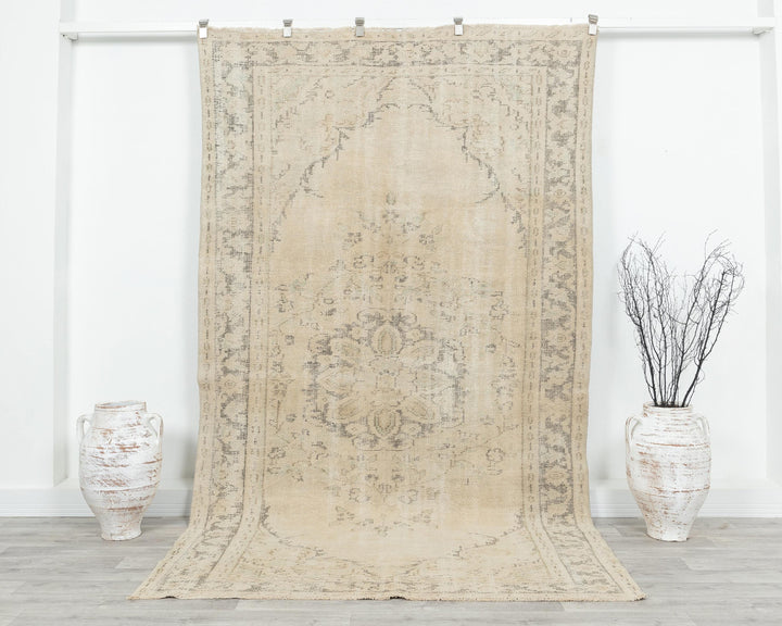 Beige Oushak Rug 5' 5" x 9' 4" | No. VR73733