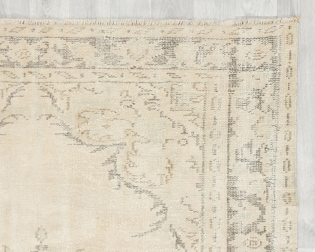 Beige Oushak Rug 5' 5" x 9' 4" | No. VR73733